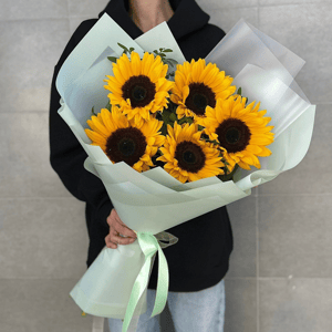 Букет «Солнечные зайчики» из подсолнухов