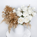 Шляпная коробка с цветами «Золото на Белом: Цветочный Романс» из роз