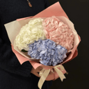 Букет из трех гортензий