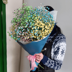 Радужный букет из гипсофил