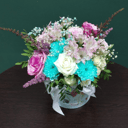 Шляпная коробка с цветами «Цветочный микс 4» из роз и хризантем