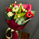 Букет "Огни Красноярска" из экзотических цветов и эустом