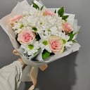 Букет из кустовой хризантемы и роз