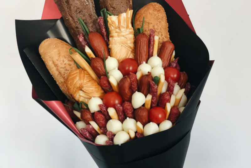 букет из колбасы