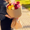 Букет из 21 разноцветной розы