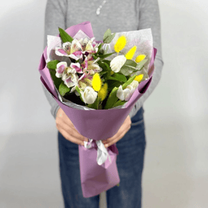 Букет «Три желания» из тюльпанов и альстромерий