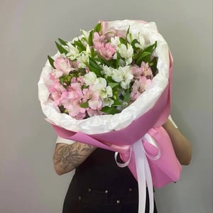 Букет из альстромерий