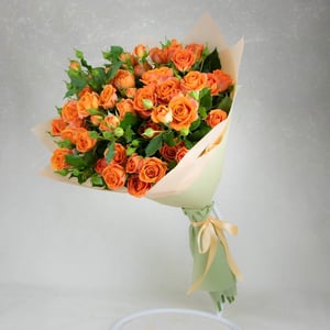 Букет оранжевых спрей-роз