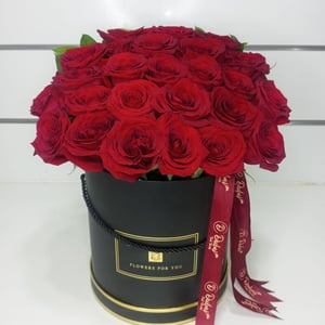 Романтика в коробке из роз