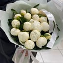 Букет «19 белых пионов»