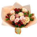 Букет 9 роз и альстромерии