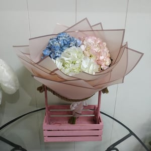 Букет из нежной гортензии