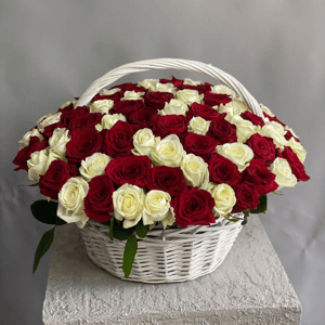101 роза в корзине