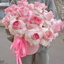 Шляпная коробка с цветами «Первая бабочка»