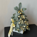 Коробка с цветами «Золотые шишки»