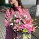 Шляпная коробка с цветами «Экзотический микс» из орхидей