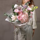 Авторский букет с нежной гортензией