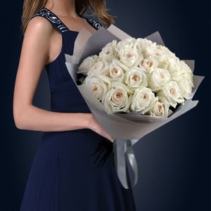 Букет «25 роз Уайт Охара»