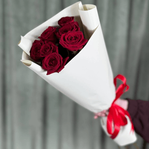 Букет «Красная симфония чувств»