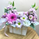 Коробка с цветами «Зефирная фантазия» из хризантем и эустом