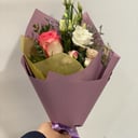 Букет «Таитиани» из роз и эустом