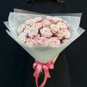 Букет кустовых роз