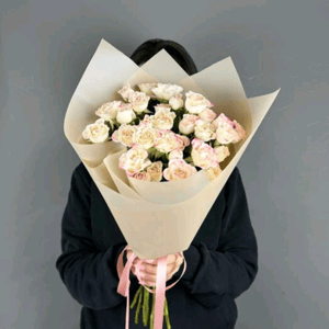 Монобукет кустовых розовых роз