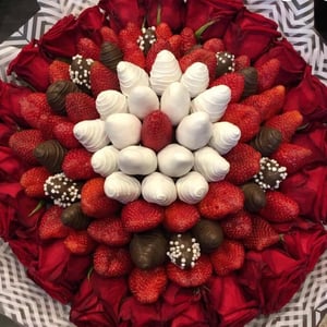 Клубника в шоколаде «Бордо»
