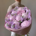 Букет с пионами и маттиолы