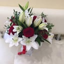 Букет «Лед и пламя» из роз и лилий