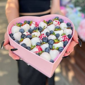 Набор ягод в шоколаде