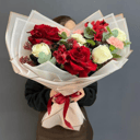 Букет «Роскошная» из роз и гвоздик