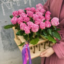 Композиция «25 роз в колбах»