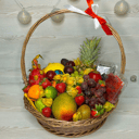 Композиция из клубники «Тропический остров»