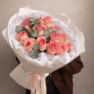 Букет «15 розовых роз в упаковке»