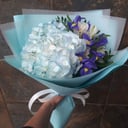 Букет «Первое свидание» из ирисов и гортензий