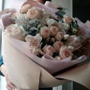 Букет «Топлёное молоко» из роз и гвоздик