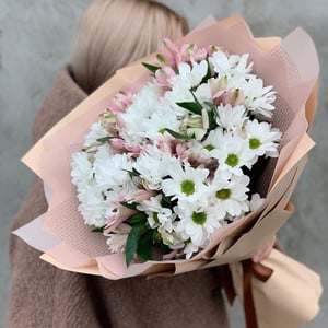 Букет «Летний луговой» из альстромерий и хризантем