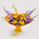 Букет "Солнечная иллюзия" из хризантем и подсолнухов