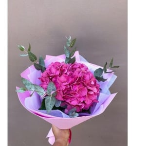 Мини букет с гортензией