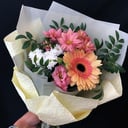 Букет «Романтика» из хризантем и эустом