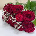 Букет «11 роз с гипсофилой»