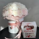 Подарочный набор «Вкусная раффаэлка» из хризантем