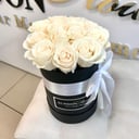 Шляпная коробка на 15 белых роз