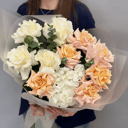 Букет «Персиковые и белые французские розы»