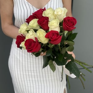 Букет Влюбленный взгляд из 15 роз