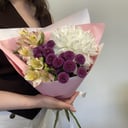 Букет «Комплимент из белой хризантемы в розовом»