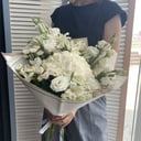 Букет «Воздушный поцелуй» из эустом и альстромерий