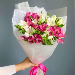 Букет альстромерий