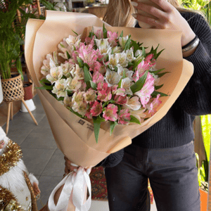 Букет из 15 альстромерий нежный микс